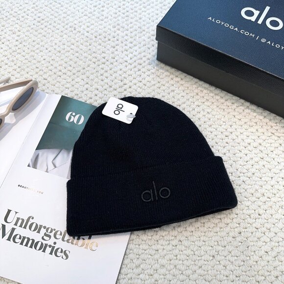 ALO Yoga Accessories - Alo new knitted wool hat for women, featuring loose, thickened earmuffs for wa